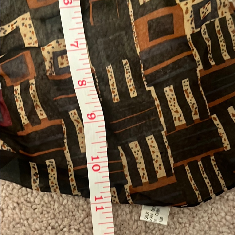 Geometric Patterned Scarf - Picture 5 of 7